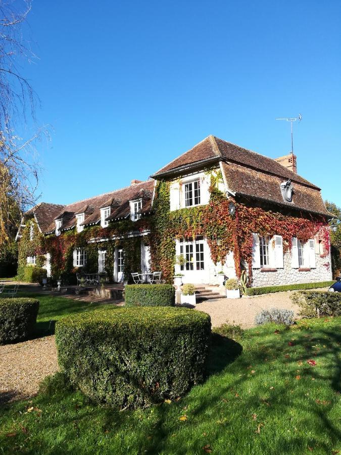 Maison Angulus Ridet Bed & Breakfast Montcresson Exterior photo